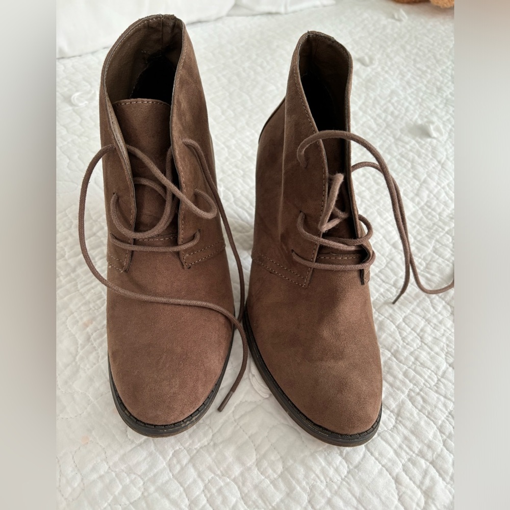 Cute booties - Picture 3 of 4